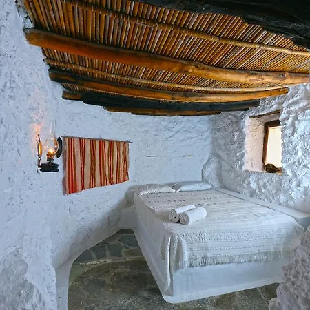 Aparthotel Aspros Potamos 2*