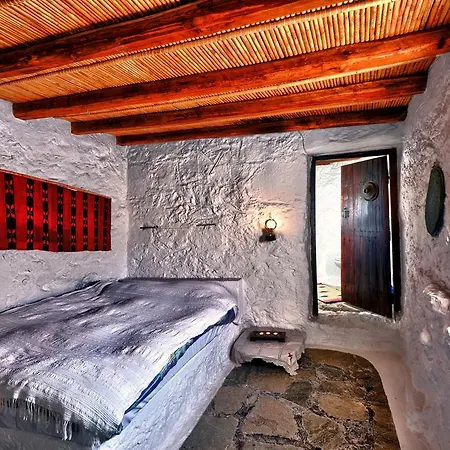 Aparthotel Aspros Potamos